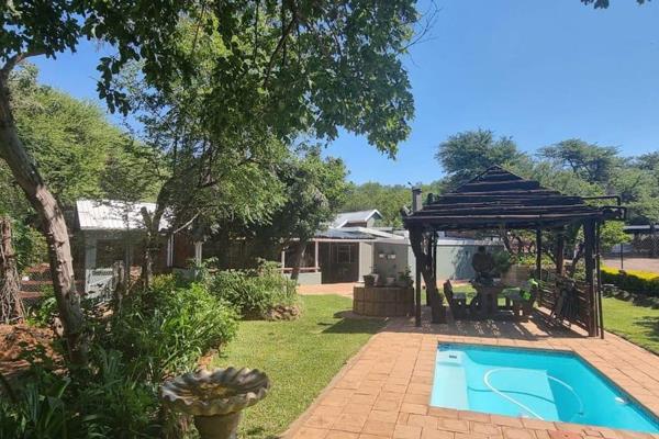 22 Km west of Bela Bela on the R516 in this peaceful property.  This self catering lodge is ideal for an investment.  Main house ...