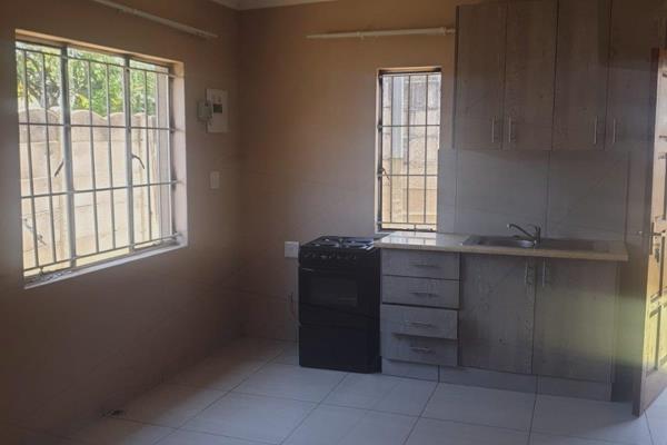 Available: 1 NOVEMBER 2024

REGRETIBLY BECAUSE IT IS A BACHELOR UNIT, NO MORE THAN 2 PEOPLE.

Brand new spacious room, with ...