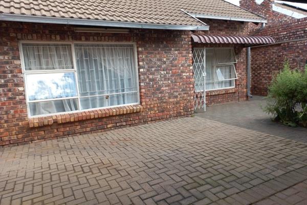 Excellent start up property!!! Single standing 2 bedroom face brick townhouse for an excellent price. This property offers you a ...