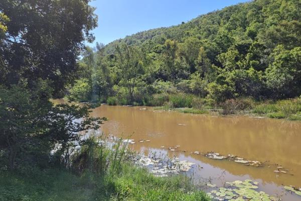 2 x Riverfront Stands For Sale - R240,000 each of R445,000 for Both.

This Ideal For: 
A weekend break away Home, 
A retirement ...