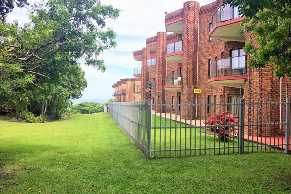 This ground floor sea facing unit, with a private garden and braai area makes a perfect investment for rental income or holiday ...