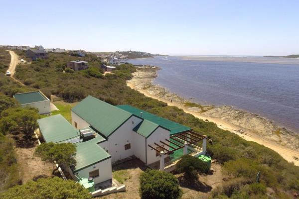 Truly magnificent property on the BREEDE River with views both upriver as well as ...