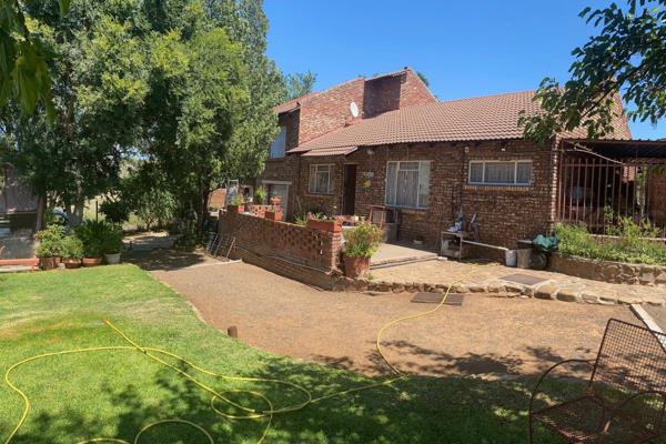 Escape the hustle and bustle of the city.

Located just within a 15-minute drive from Kimberley&#39;s CBD, this lifestyle property is ...