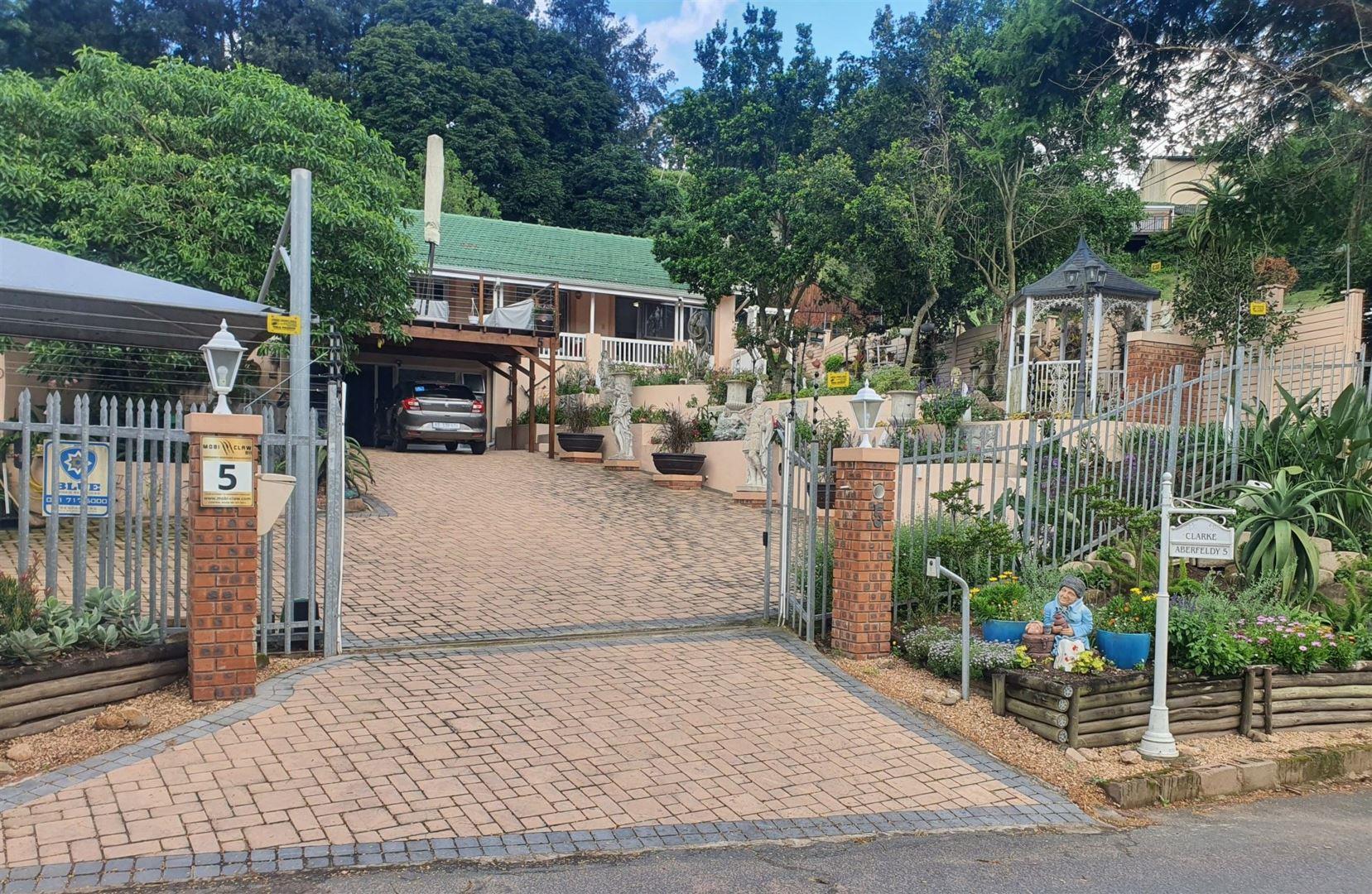 4 Bedroom House for sale in Atholl Heights P24112155462