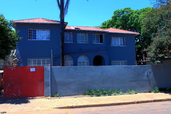 Cash buyers only. This well-maintained building is situated in  Berea Johannesburg North, its situated opposite Parktown, near ...