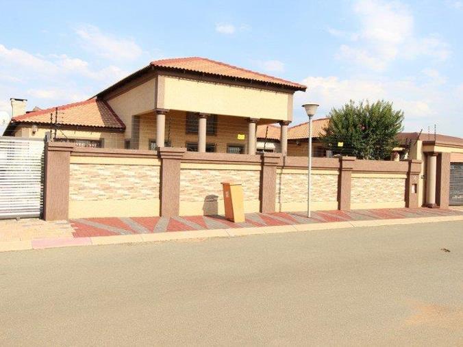 5 Bedroom House for Sale in Baillie Park