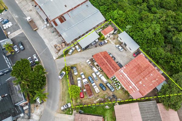 This industrial property is situated in 4th Ave in the old established industrial area of Gonubie. 
The extent of the property is 1 ...