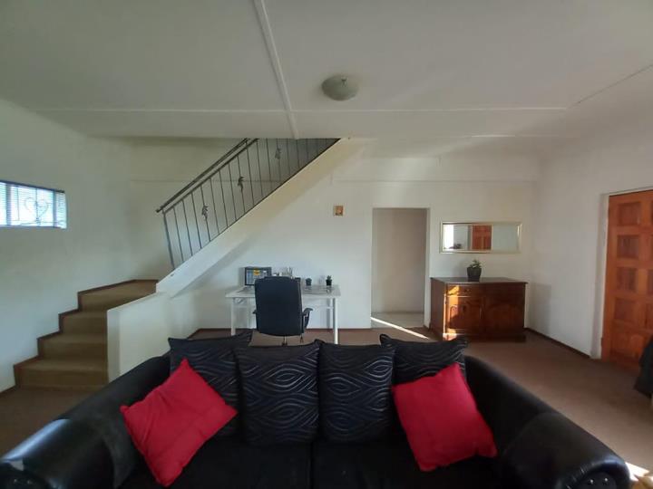 Listing number: P24-112258072, Image number: 2