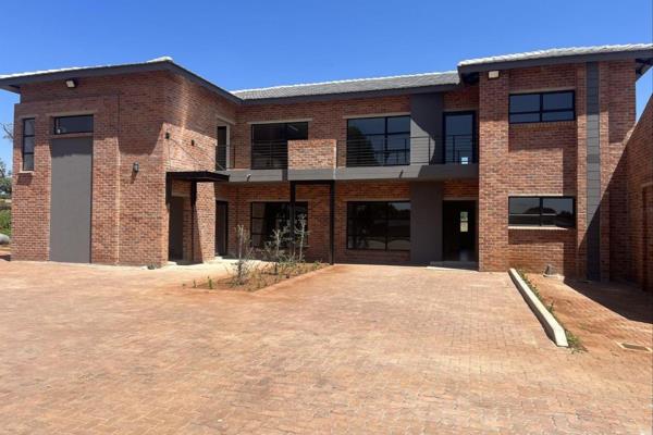 3 Bedroom Flat To Let in Raslouw - Available 1 November 2024

A stunning new complex ...