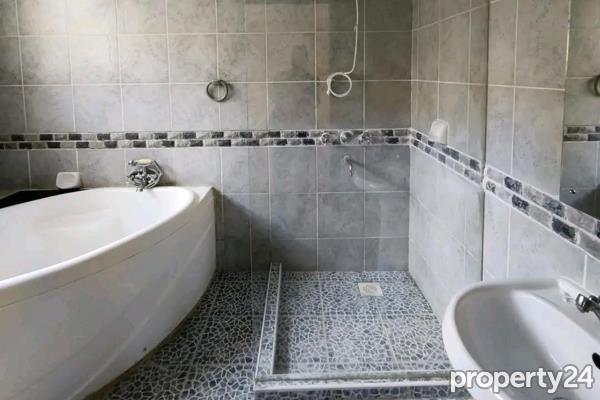 3 Bedroom Apartment / Flat to Rent in Lavington