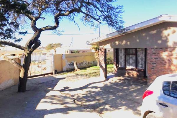 This beautiful home in Zwelitsha Zone 4 has three bed rooms, 1 bath room , Kitchen , dining and lounge. Double garage. Has a two bed ...