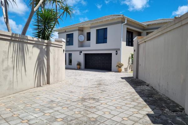 House To Let in Lovemore Heights Estate
Offering Four Bedrooms with built in cupboards
Three Bathrooms, one being a main ...