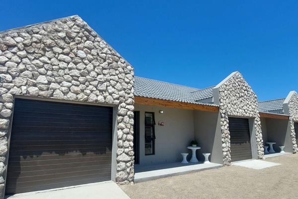 Modern and situated in Long Acres Estate 

The unit is fully equipped with a gas stoven, little loose standing oven and basic kitchen ...