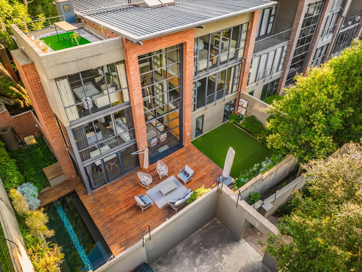 2 Bedroom House for sale in Rosebank 37 Sturdee Avenue P24112285345