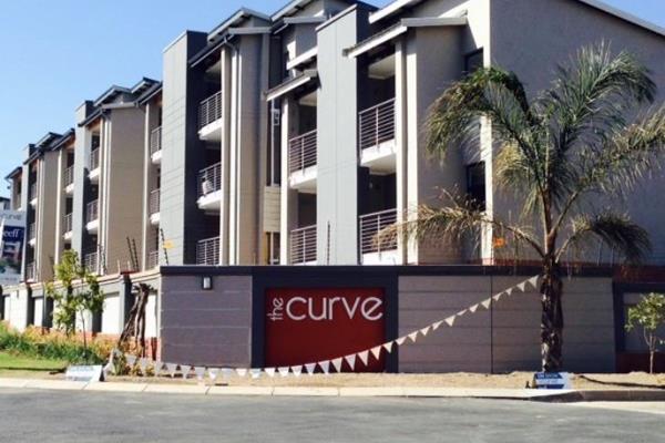 This two bedroom, 1st floor apartment in one of the most sought after complexes in Edenvale. This energy efficient apartment boasts ...