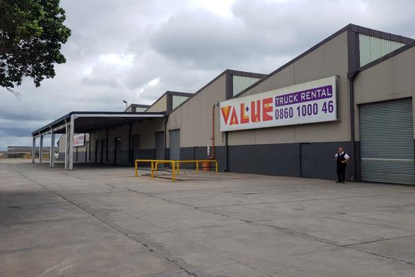 This well secured Warehouse is measuring 27,300m&#178; ideally located in Markman. With ...