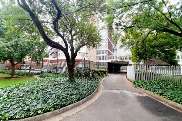 This apartment is situated in a sought after quiet street in the leafy suburb of Three ...