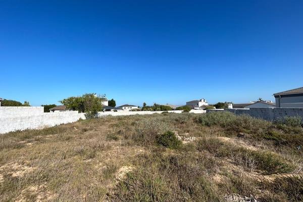 * Size: 1112 sqm of spacious vacant land.
* Location: Situated in a tranquil cul-de-sac ...