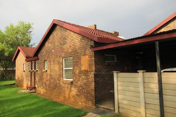 3-Bedroom townhouse for sale.

Well priced at R735 000.00.

Good area of Bronkhorstspruit.

Walking distance from all shops and ...