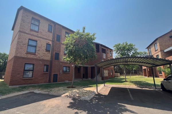 2 Bedroom Apartment for Sale
Ground Floor Unit for Sale in boardwalk heights

This Apartment offers you the following:

Open Plan ...