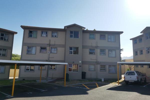 Mariners Place
2nd floor apartment.
Open plan kitchen and lounge area
2 bedrooms with Bic.
1 allocated parking bay.
Prepaid ...