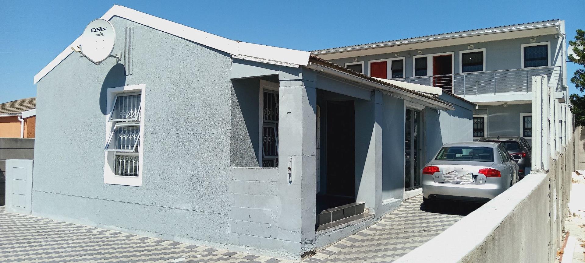 7 Bedroom House for sale in Camelot P24112312284