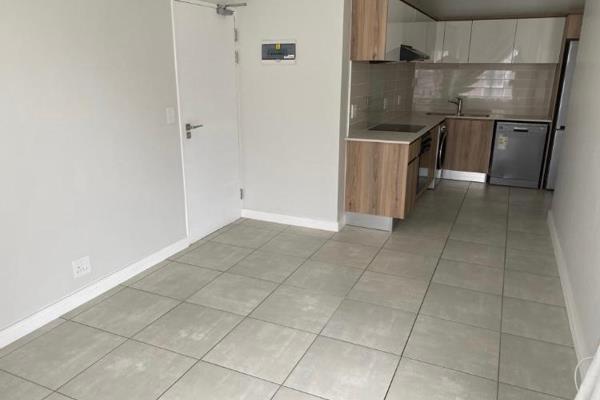 Loadshedding free zone 

This 1 bed apartment in the Blyde Riverwalk estate , is newly built and awaiting a new occupant! Located ...