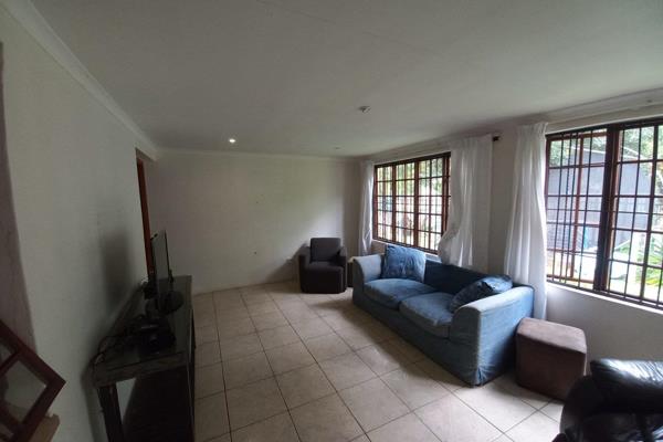 This lovely unit is situated in the heart of dalview , walking distance from various shops including the Spar
Rent R6850.00
2 x Large ...