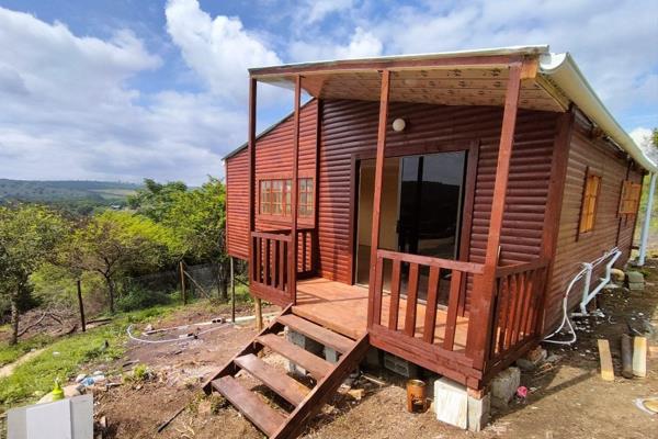 This rustic log cabin in Ashburton has beautiful views and oozes tranquility.
It has two bedrooms (no cupboards), one bathroom and an ...