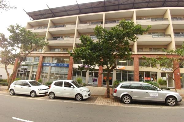 This 140 sqm ground floor office is situated in The Zenith sectional title complex.
Comprises: -
Ground floor – reception area, office ...