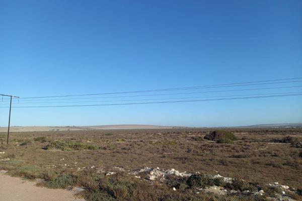 This 3303 m2 plot is  centrally located on the main route between Langebaan, Vredenburg ...