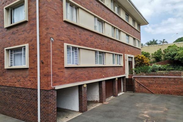 Dormehl Phalane Glenwood offers you this 2.5 bedroom  flat for sale in a sought after suburb.

This unit consists of: 
Open plan ...