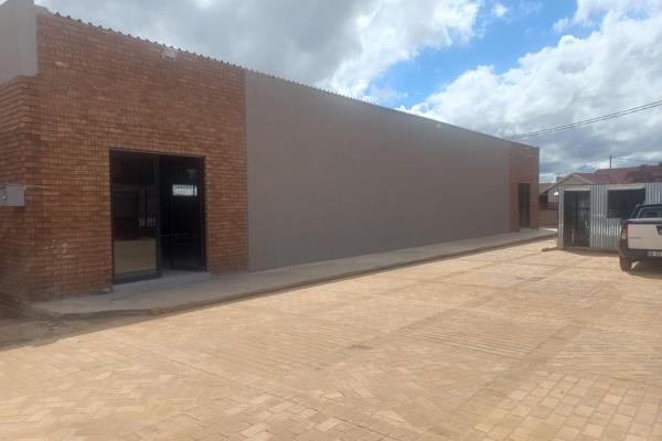 Great rental opportunity!!!

This is a well located property situated on the main road and opposite the Makhosini combined secondary ...