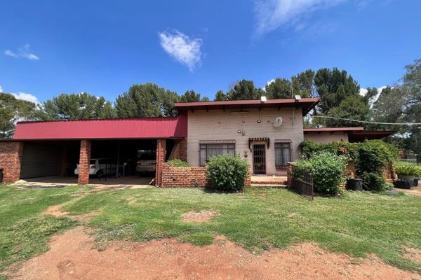 Development and business opportunity - 
Agricultural small holding next to R55 
Prime position and great location!
Current zoning ...