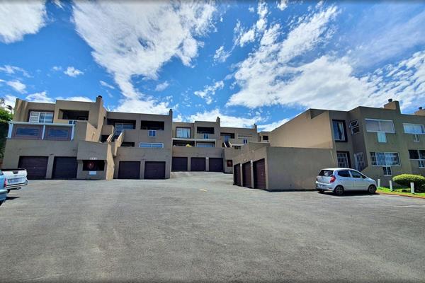 Well positioned and secure top floor unit ideally situated in the heart of Uvongo . Well fitted open plan kitchen with loads of ...