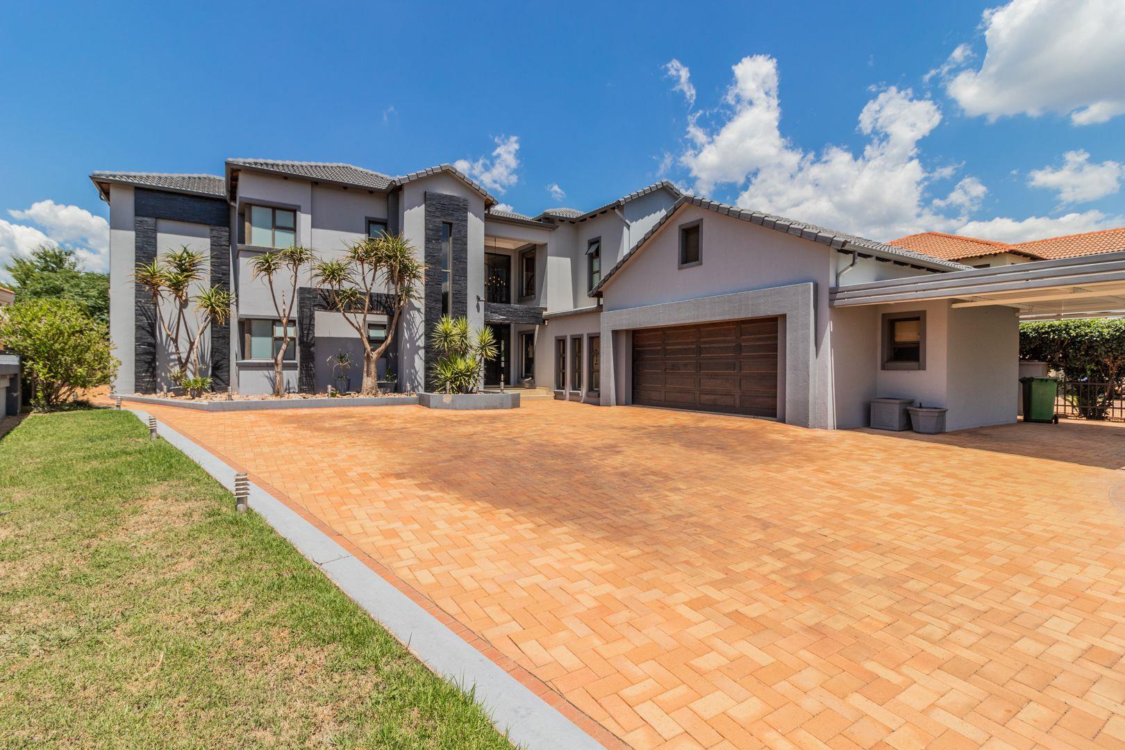 4 Bedroom House for sale in WestLake Country & Safari Estate 101 Mountainview Road P24112347039