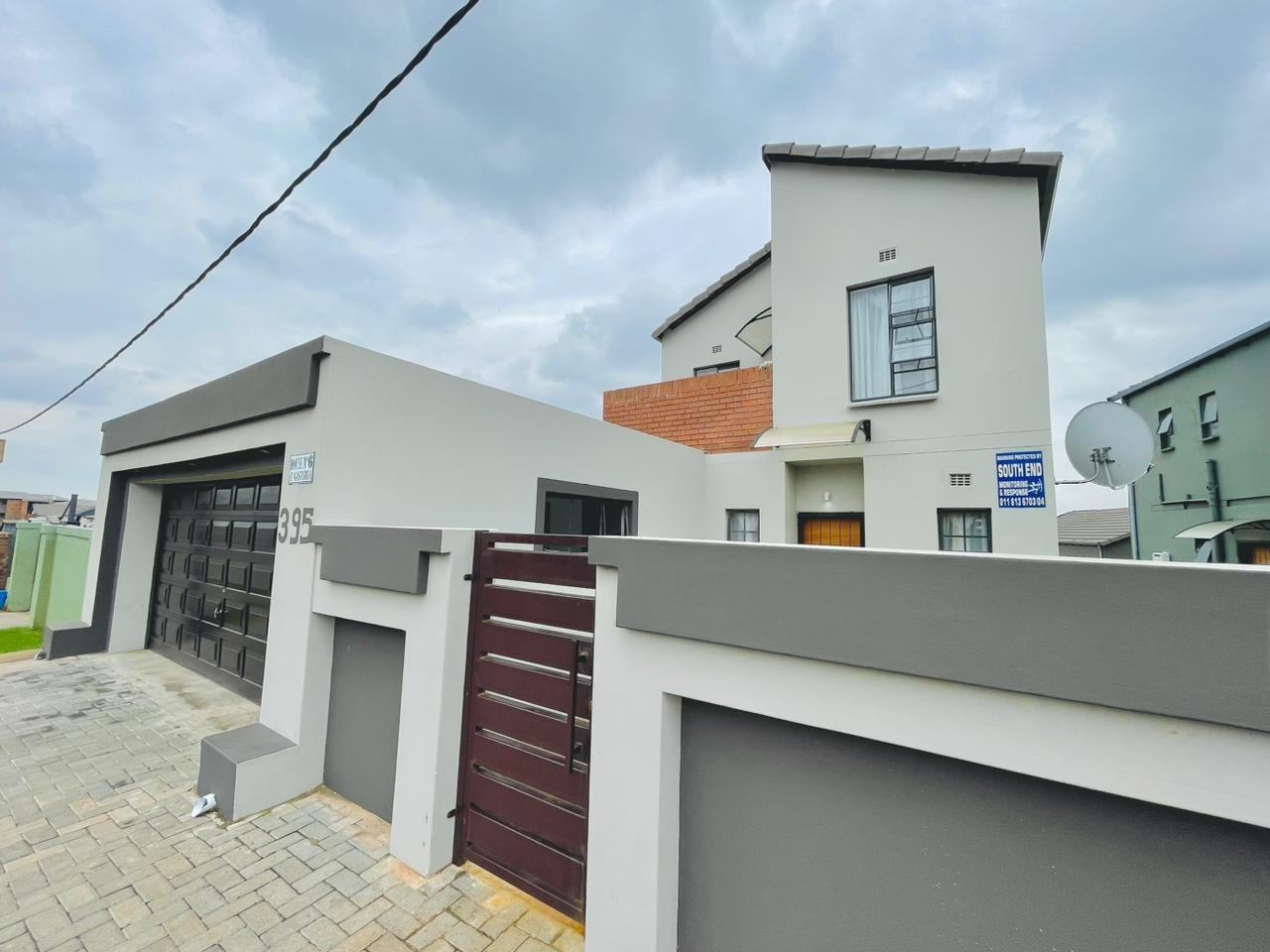 3 Bedroom House for sale in South Hills - 6np Gasteria Street - P24 ...