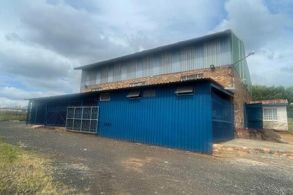 Close to all amenities.
This is a great light industrial workshop,
It has the Office area including of :
reception area
3 ...