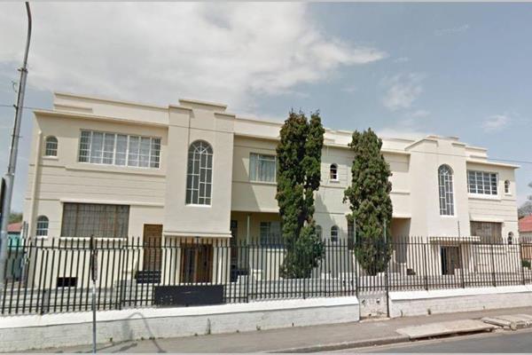 The property is located on the corner of 16th Street and Louis Botha Orange ...