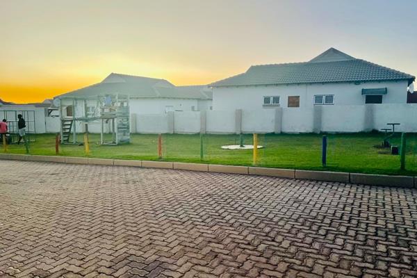 A family townhouse ?? is available for sale R 760 000

This property is situated in one of the family friendly and warm estates in ...