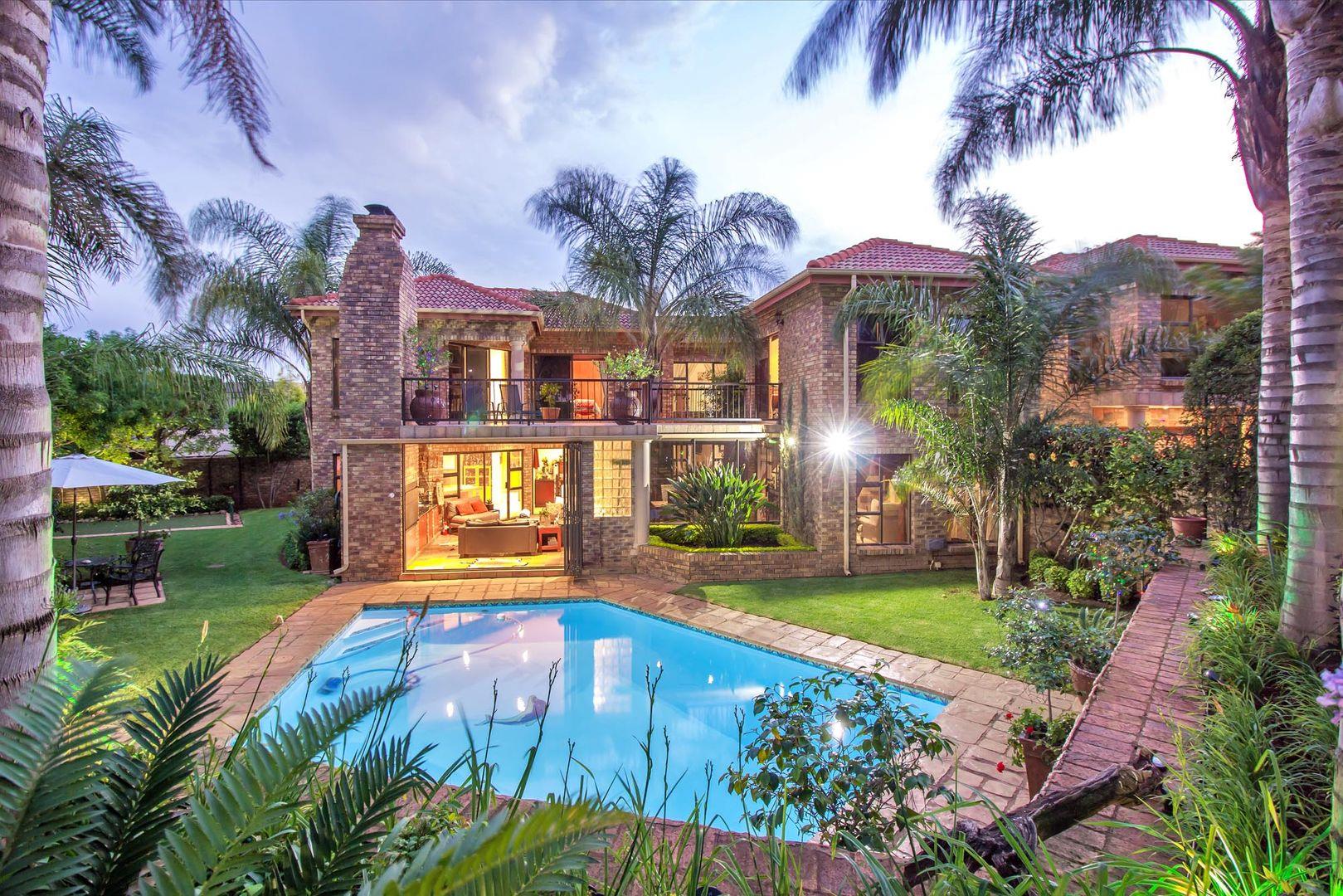 4 Bedroom House for sale in Woodhill Golf Estate P24112351846