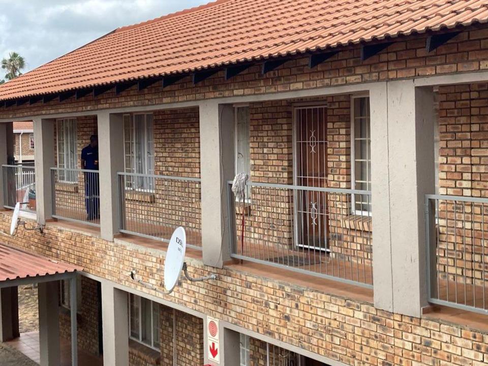 1 Bedroom Apartment / flat for sale in Rustenburg Central - P24-112352438