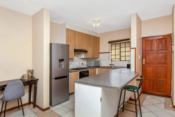 Ground floor and Cozy 2 bedroom, 1 bathroom apartment for sale in Midrand.

This apartment is a bargain for first time owners or ...