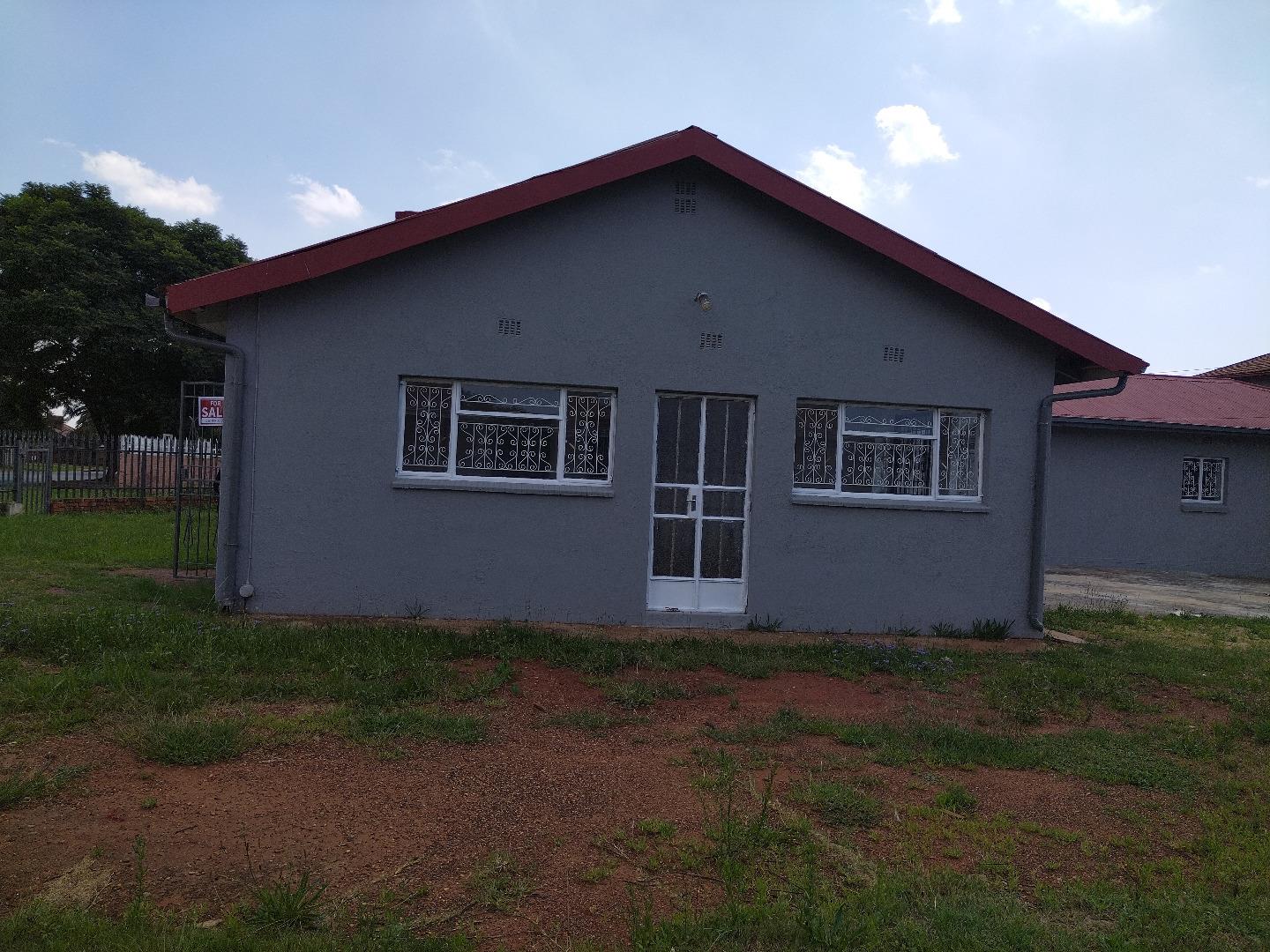 Lenasia Ext 1 Property Property and houses for sale in Lenasia Ext 1