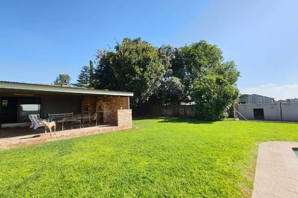 8ha Farms with 2 houses for sale in Riversdale

This beautiful main house offers you:
5 Bedrooms each with build in cupboards
2 ...