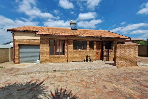 View by Appointment: This beautiful house offers 3 bedrooms with built-in cupboards, a full bathroom, a fitted kitchen, lounge and a ...