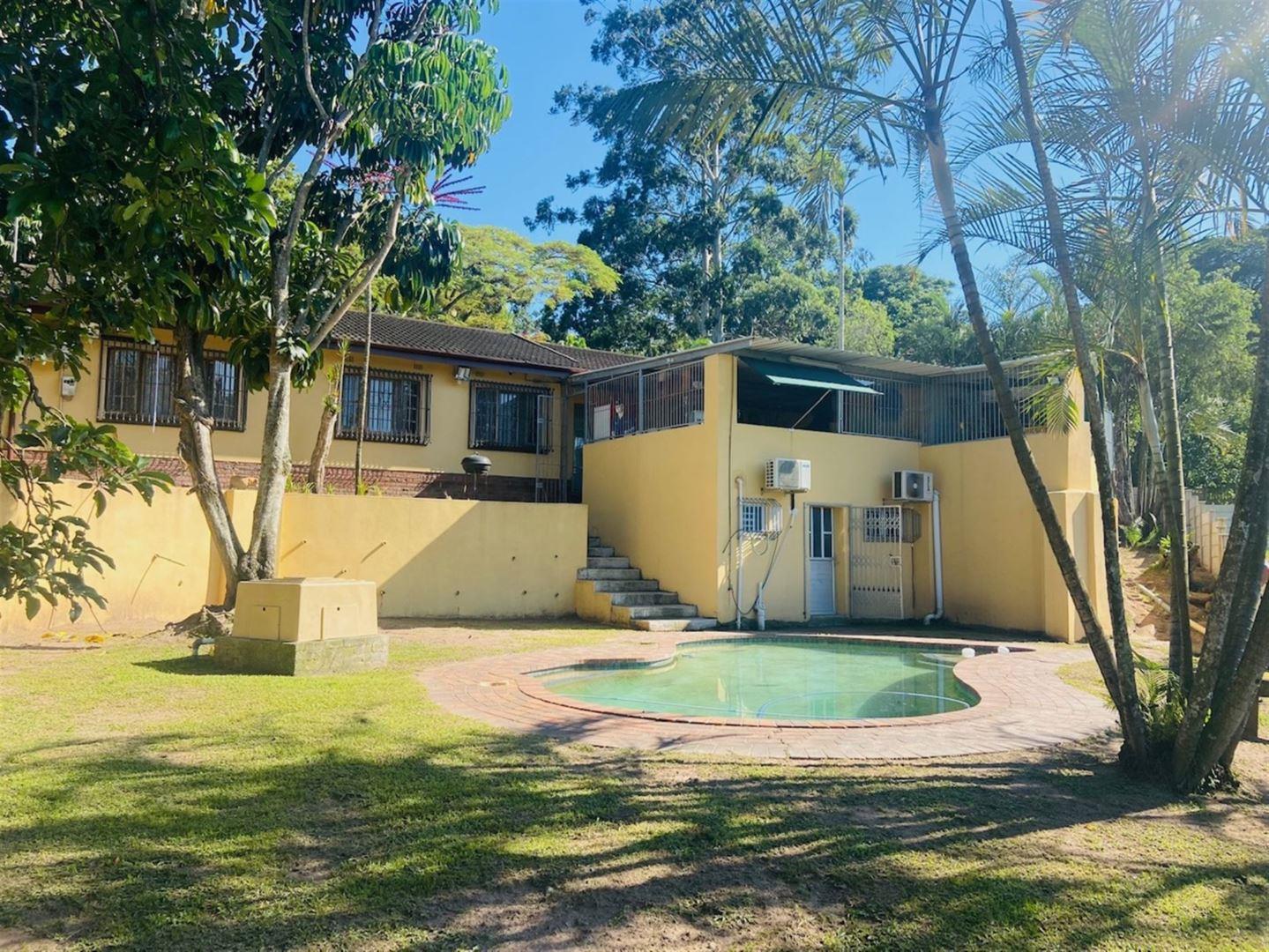 3 Bedroom House for sale in Moseley Park P24112367195