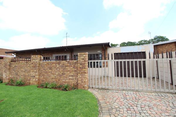 This neat and cozy three-bedroom home in Actonville is comfortably located within a stone&#39;s throw away from the shops, schools and ...