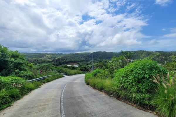 Stunning river and valley views from this erf in the &quot;The Estuary&quot; in Gonubie.

Watch the fish eagles fly above! With over ...