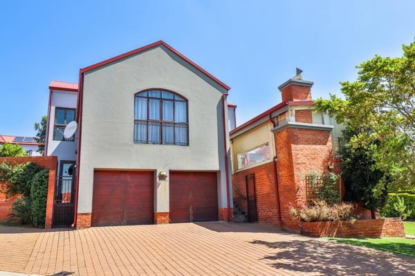 3 BEDROOM TOWN HOUSE FOR SALE IN HERITAGE HILL

ABSOLUTELY Gorgeous Lock up and go ...